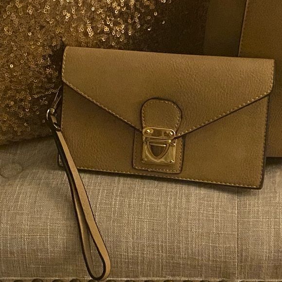 Cream Handbag - Picture 3 of 6